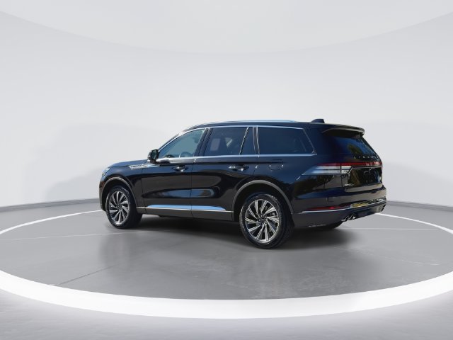 New 2027 Lincoln Aviator AWD image 6