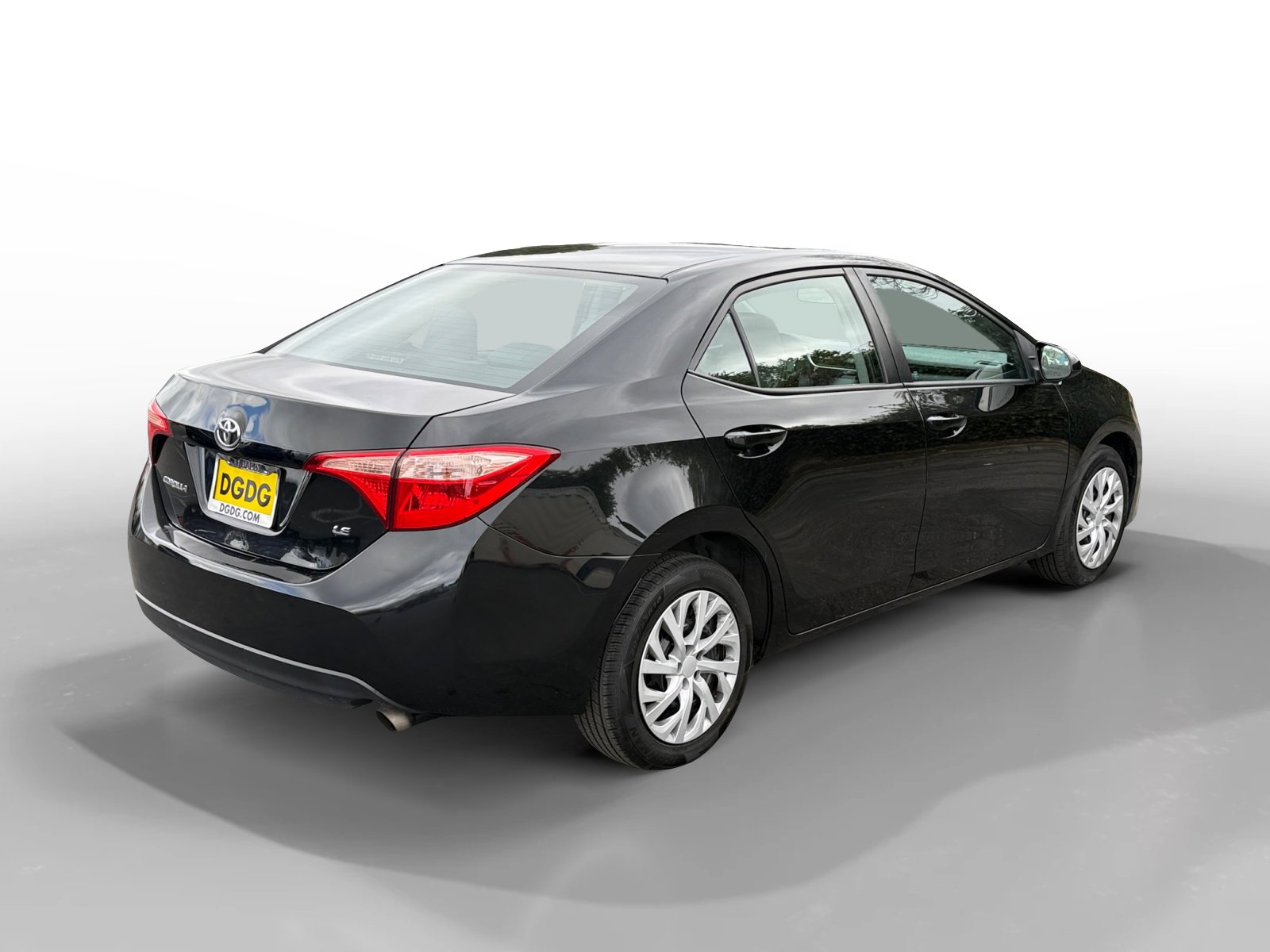 Used 2017 Toyota Corolla LE image 5