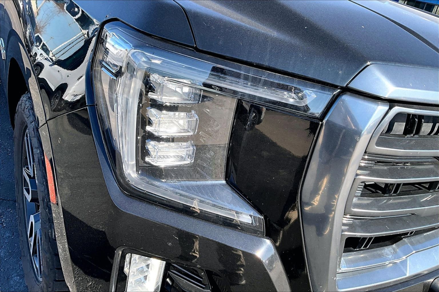 Used 2021 GMC Yukon AT4 w/ AT4 Premium Plus Package image 32