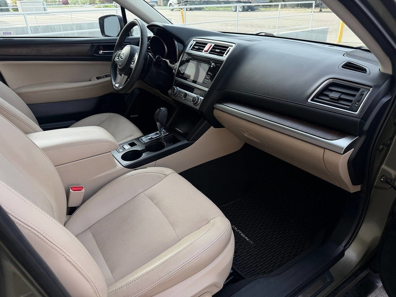 Used 2017 Subaru Outback 3.6R Limited AWD/4WD image 23