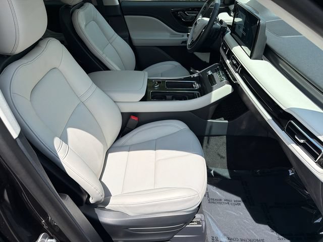 New 2026 Lincoln Aviator 2WD w/ Jet Appearance Package image 14