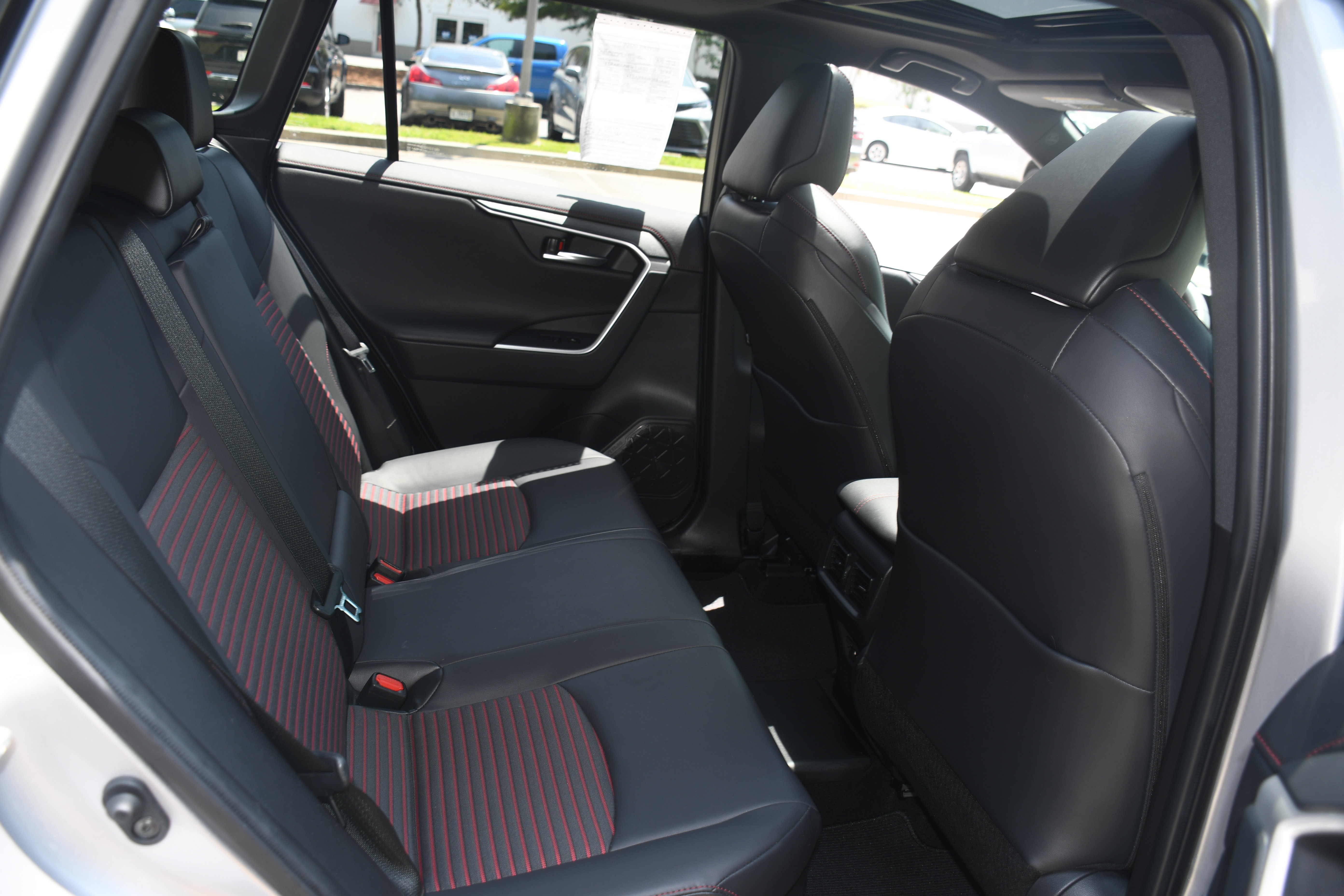 Used 2021 Toyota RAV4 XSE w/ Weather Package AWD/4WD image 19