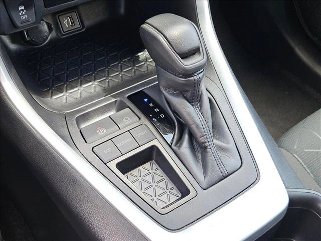 Used 2024 Toyota RAV4 XLE FWD image 17