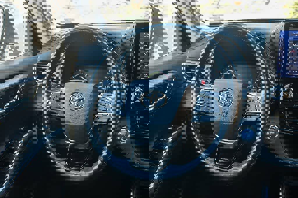 Used 2021 Toyota Highlander Limited image 12