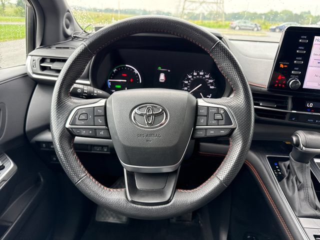 Used 2024 Toyota Sienna XSE w/ XSE Plus Package FWD image 19