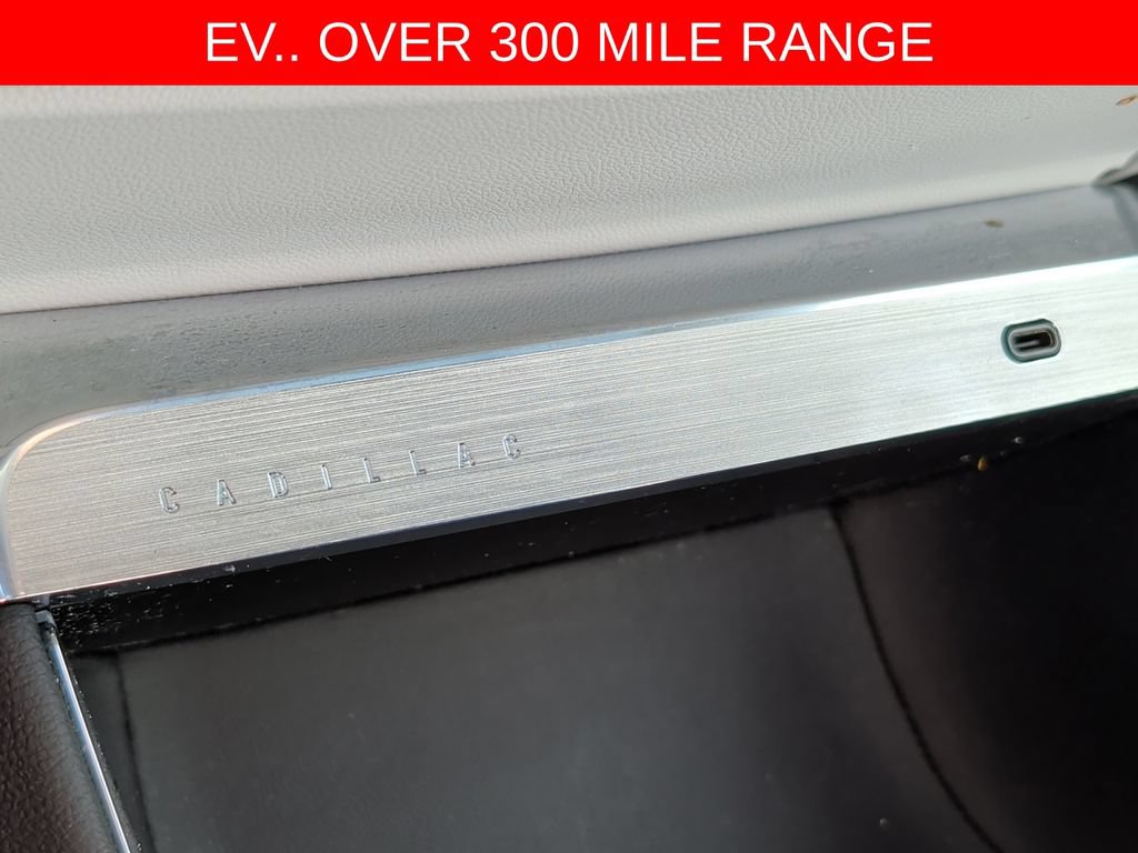 Used 2024 Cadillac Lyriq Luxury w/ LPO, Floor Liner Package AWD/4WD image 27