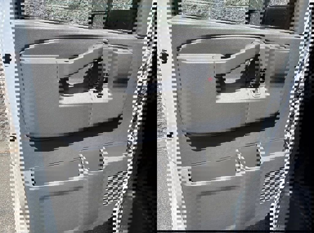 New 2025 Chevrolet Express 3500 w/ Power Convenience Package image 34