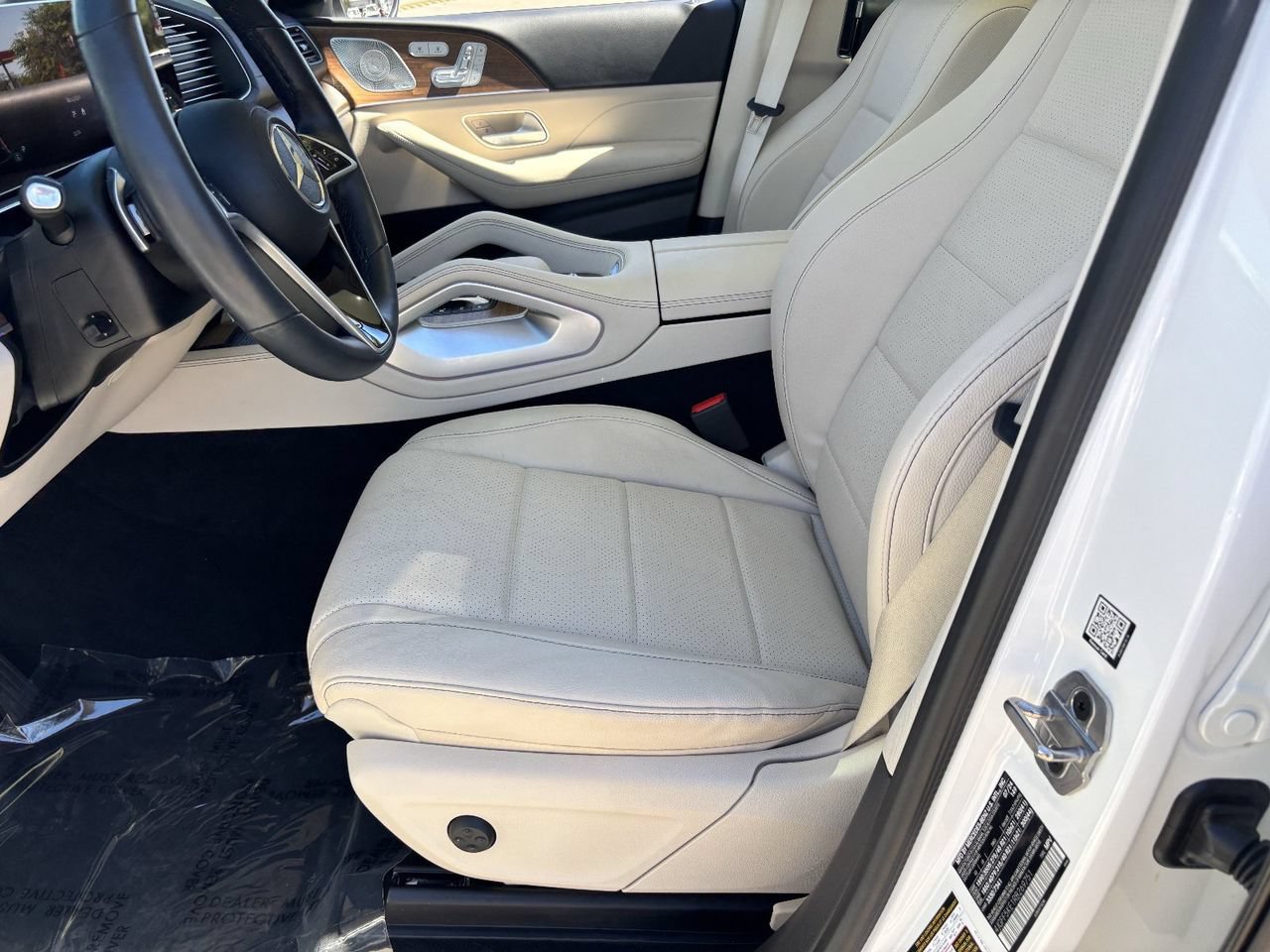 Used 2024 Mercedes-Benz GLS 450 4MATIC image 18