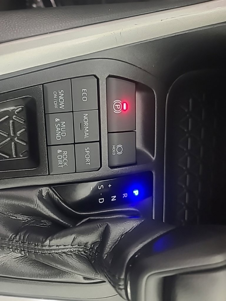 Used 2025 Toyota RAV4 XLE AWD/4WD image 35