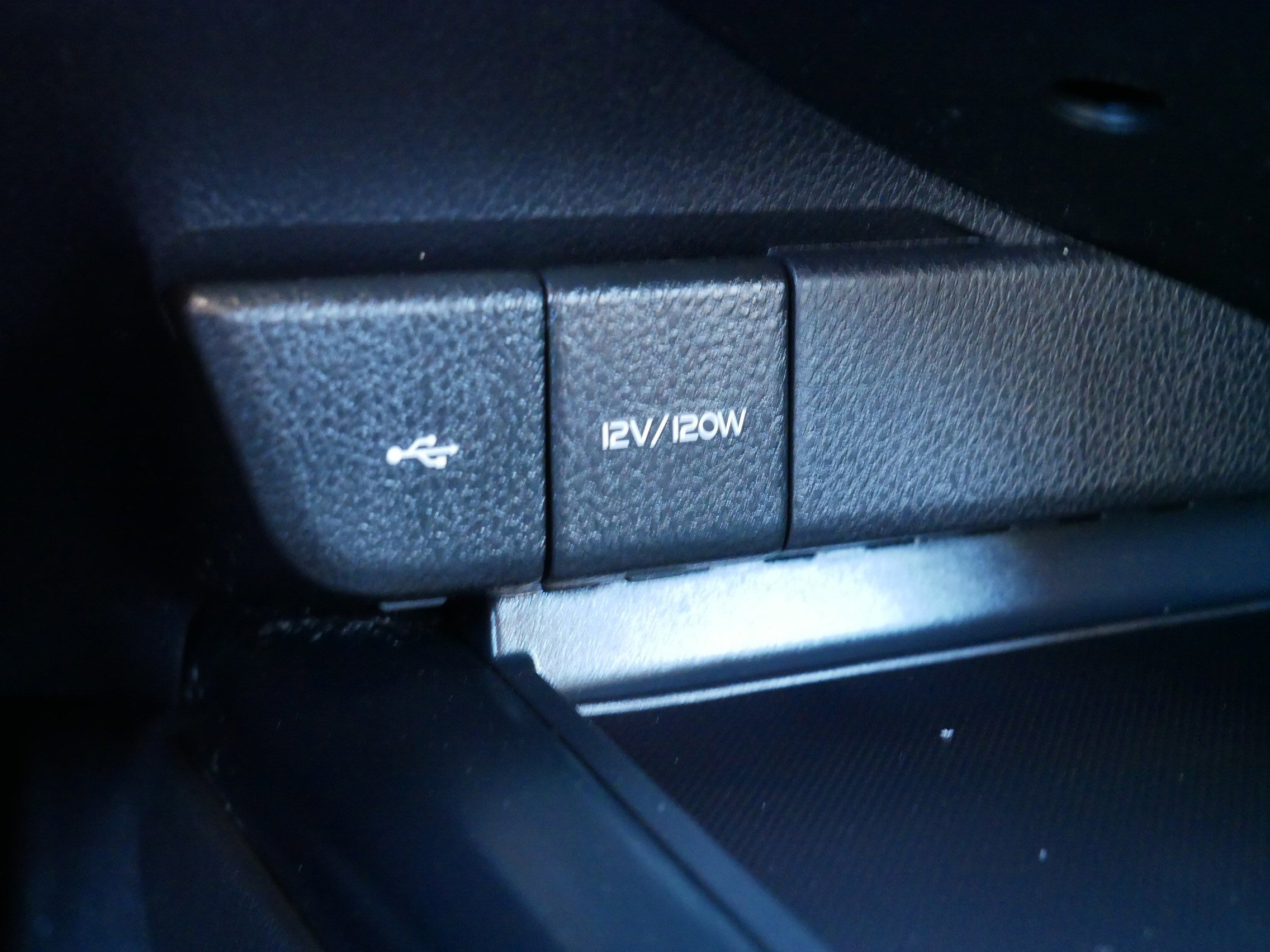 Used 2020 Toyota Camry LE image 32