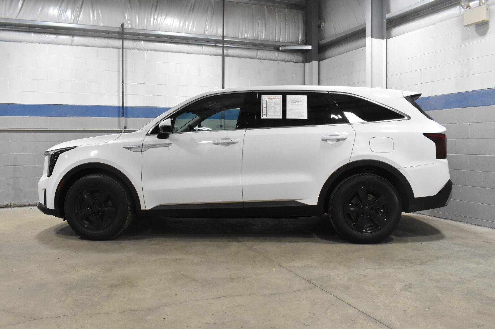 Used 2025 Kia Sorento LX FWD image 20