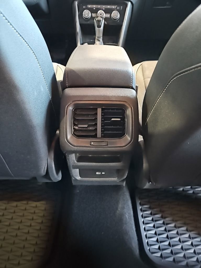 Used 2024 Volkswagen Taos SE image 18