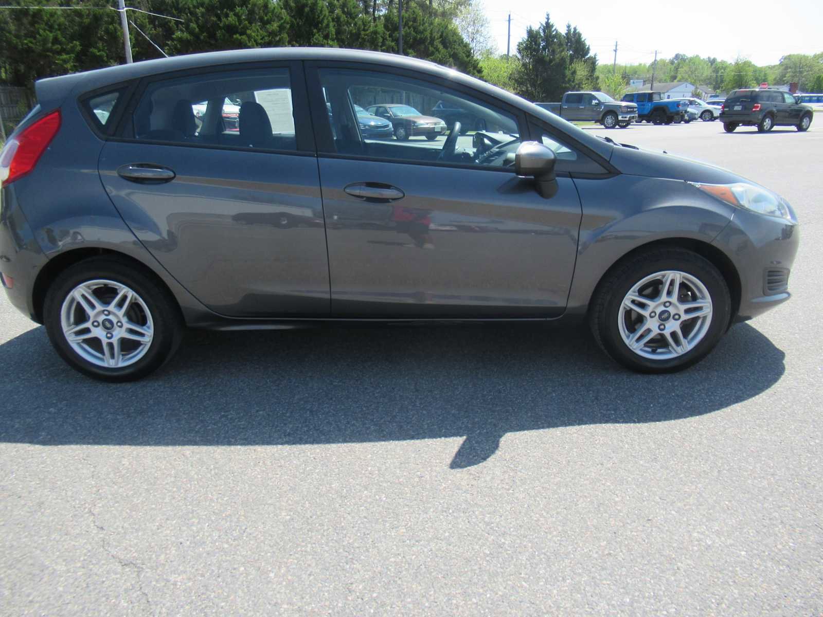 Used 2019 Ford Fiesta SE image 4