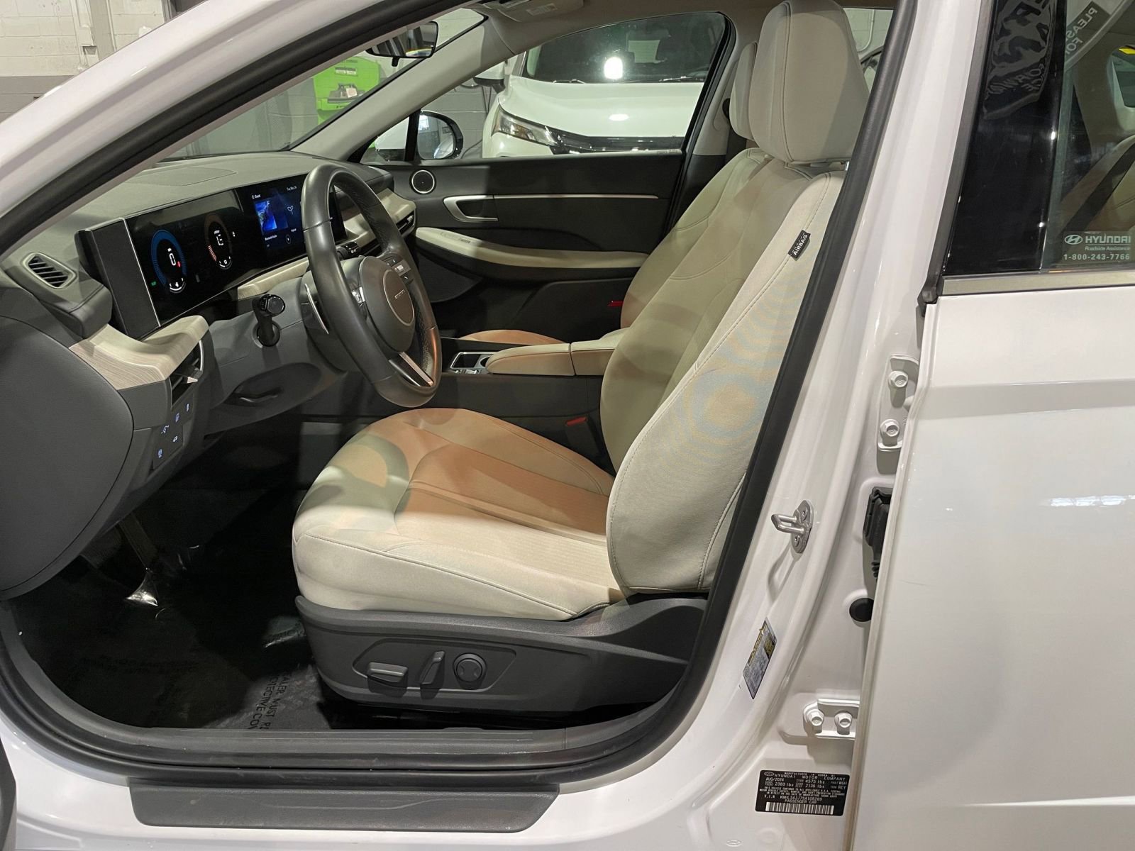 Used 2025 Hyundai Sonata SEL FWD image 27