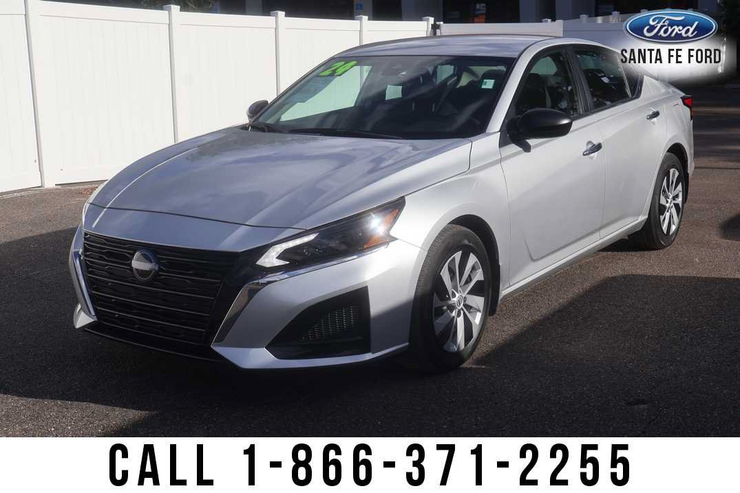 Used 2024 Nissan Altima 2.5 S FWD image 2