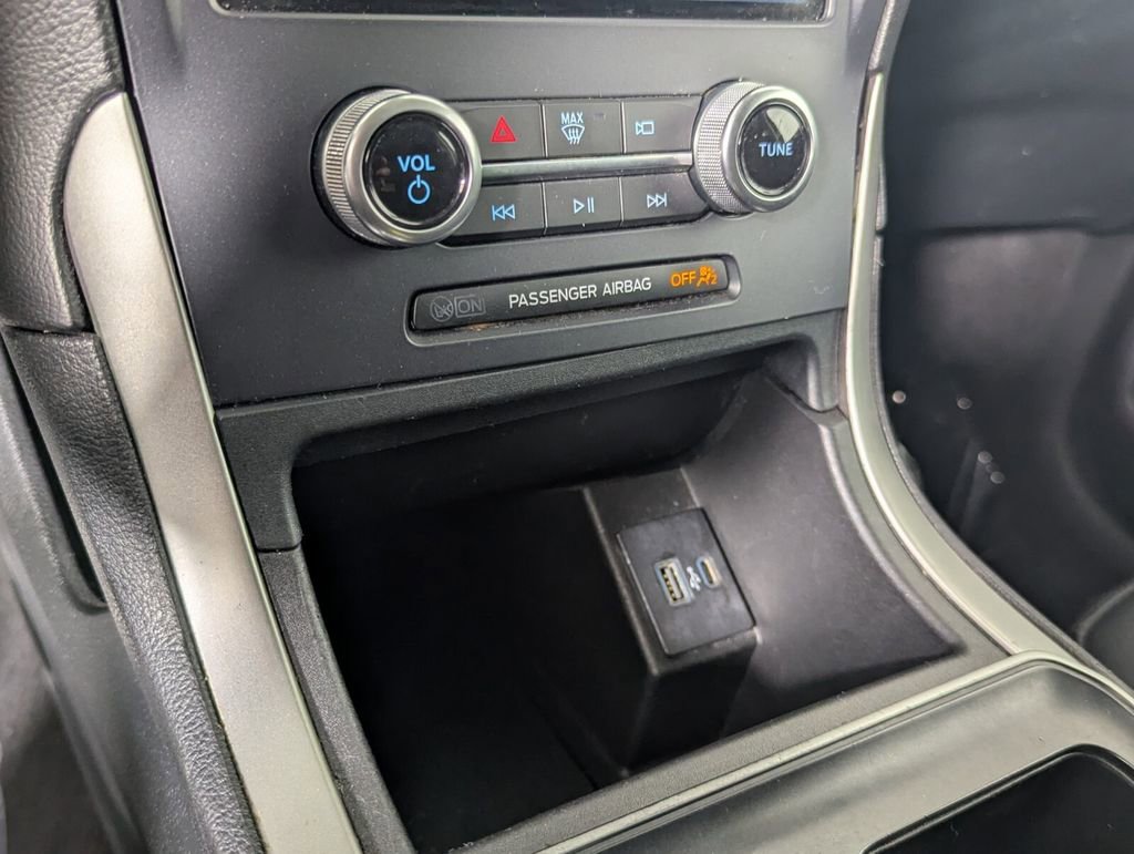 Used 2022 Ford Edge SE w/ Black Appearance Package AWD/4WD image 22