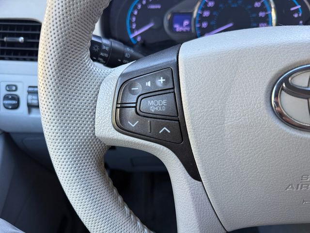 Used 2013 Toyota Sienna XLE w/ Entertainment Pkg image 15