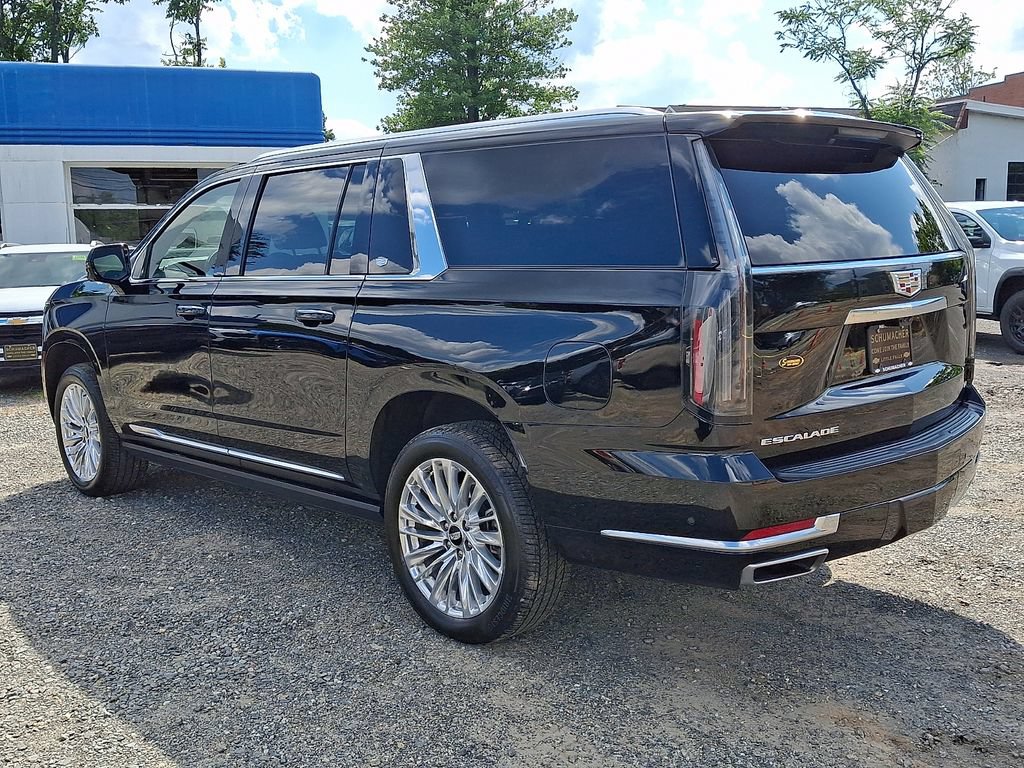 Certified 2026 Cadillac Escalade ESV Luxury w/ LPO, Floor Liner Package AWD/4WD image 6
