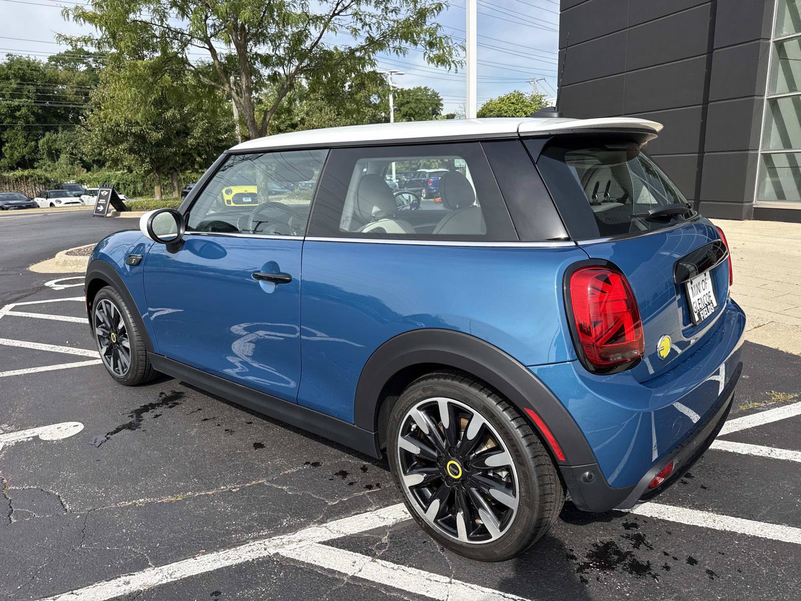 Used 2024 MINI Cooper SE FWD image 8