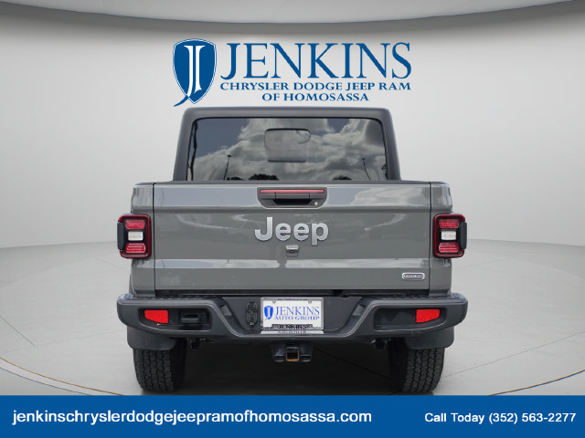 Used 2023 Jeep Gladiator Overland w/ LED Lighting Group AWD/4WD image 6
