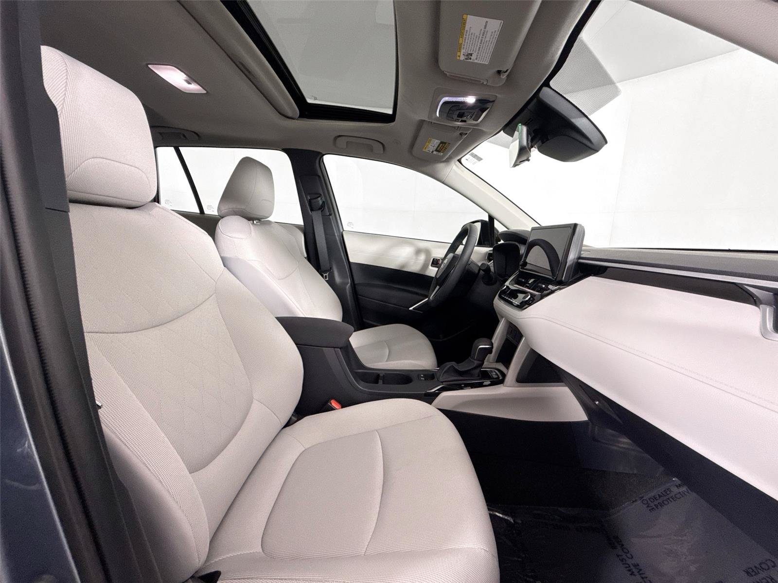 Certified 2025 Toyota Corolla Cross LE w/ Moonroof Package FWD image 55
