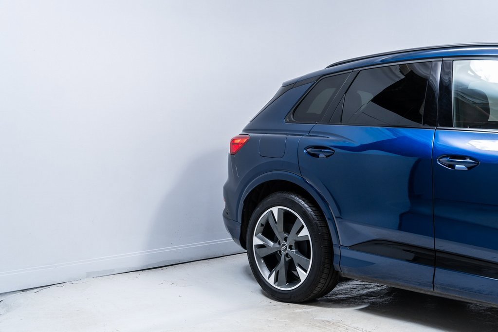 Used 2025 Audi Q4 e-tron Premium Plus w/ Premium Plus image 11