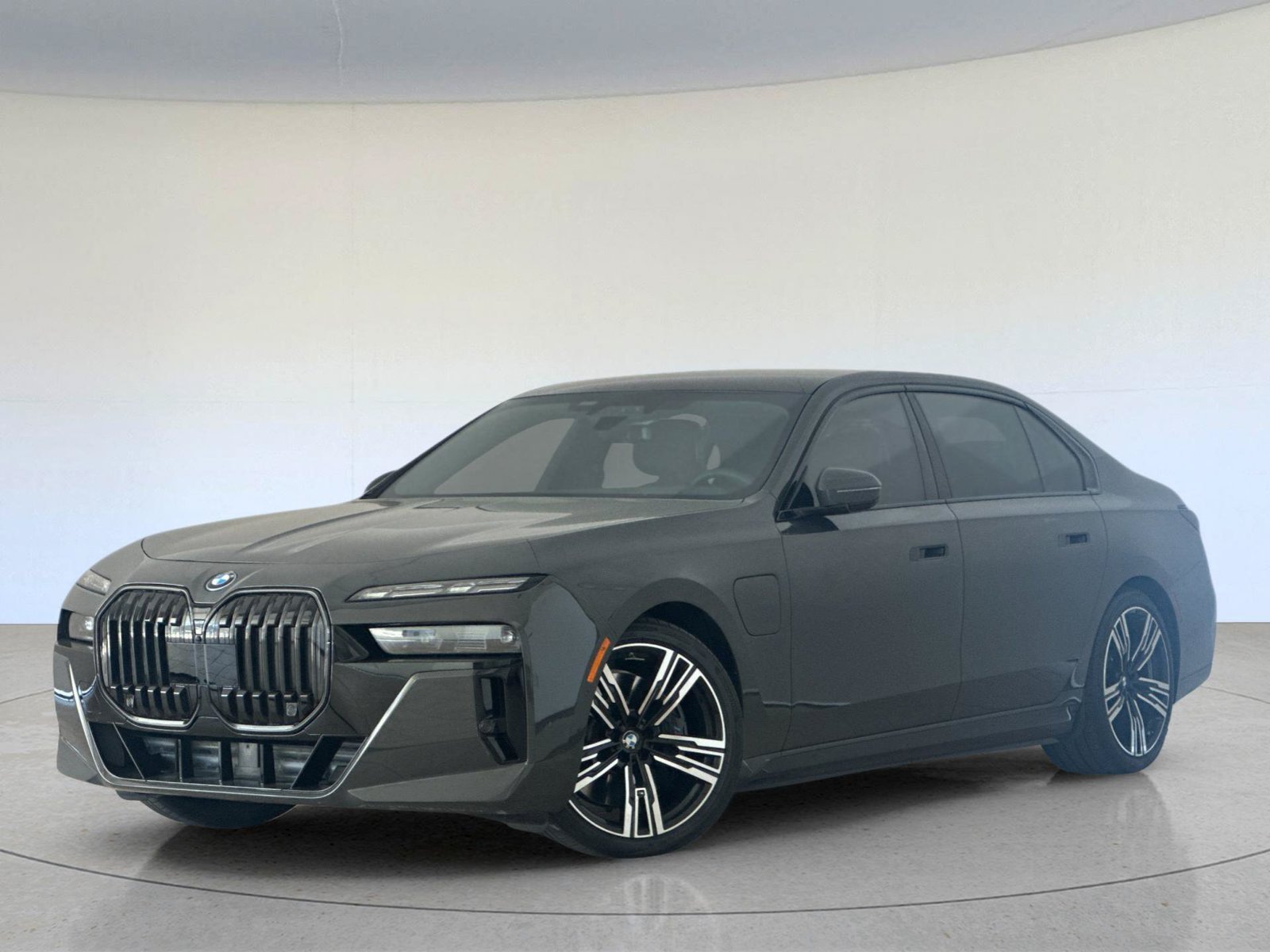 Used 2025 BMW 750e xDrive w/ Executive Package