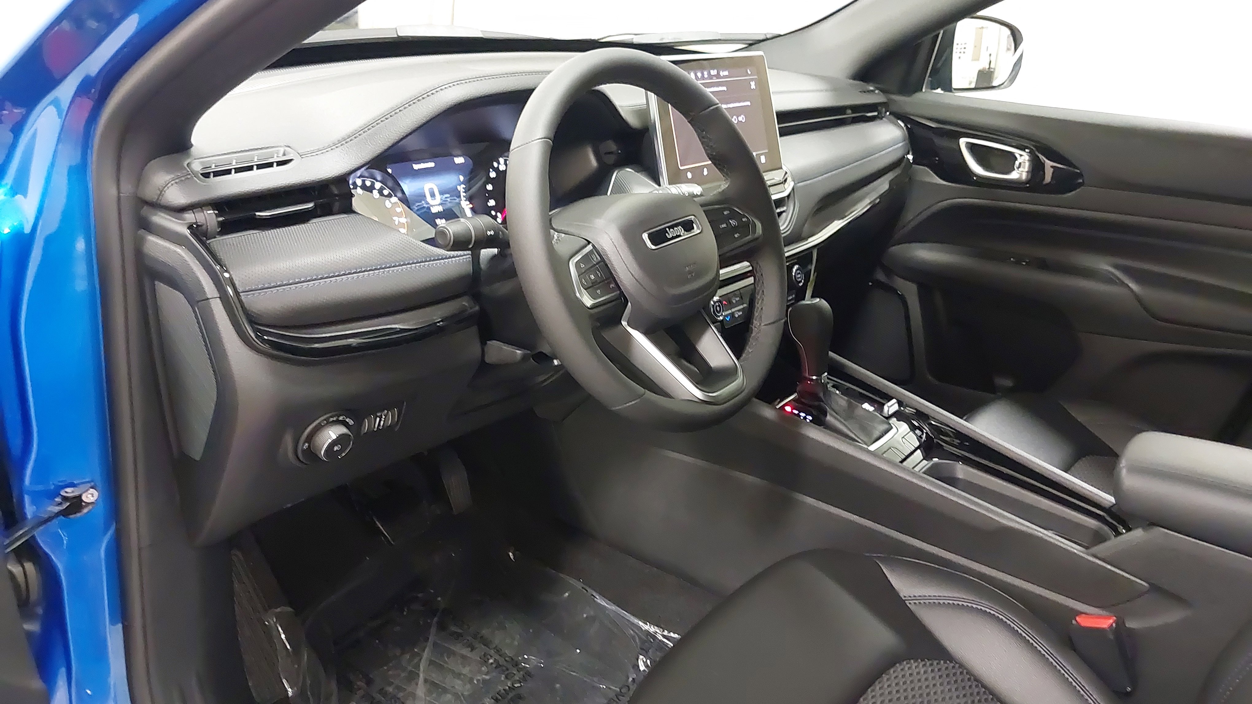 New 2026 Jeep Compass Latitude image 17