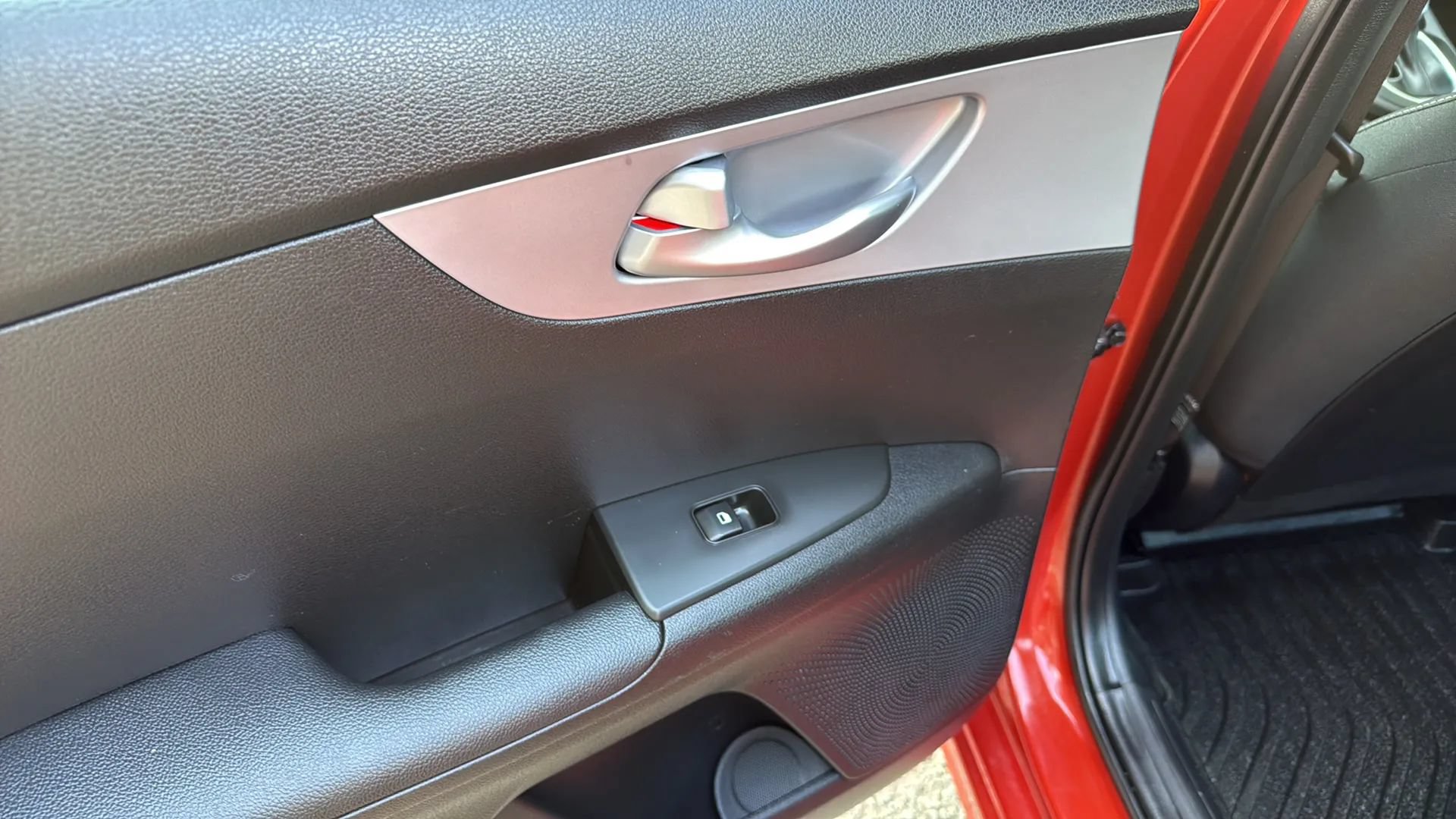 Used 2023 Kia Forte LXS w/ LXS Technology Package FWD image 16