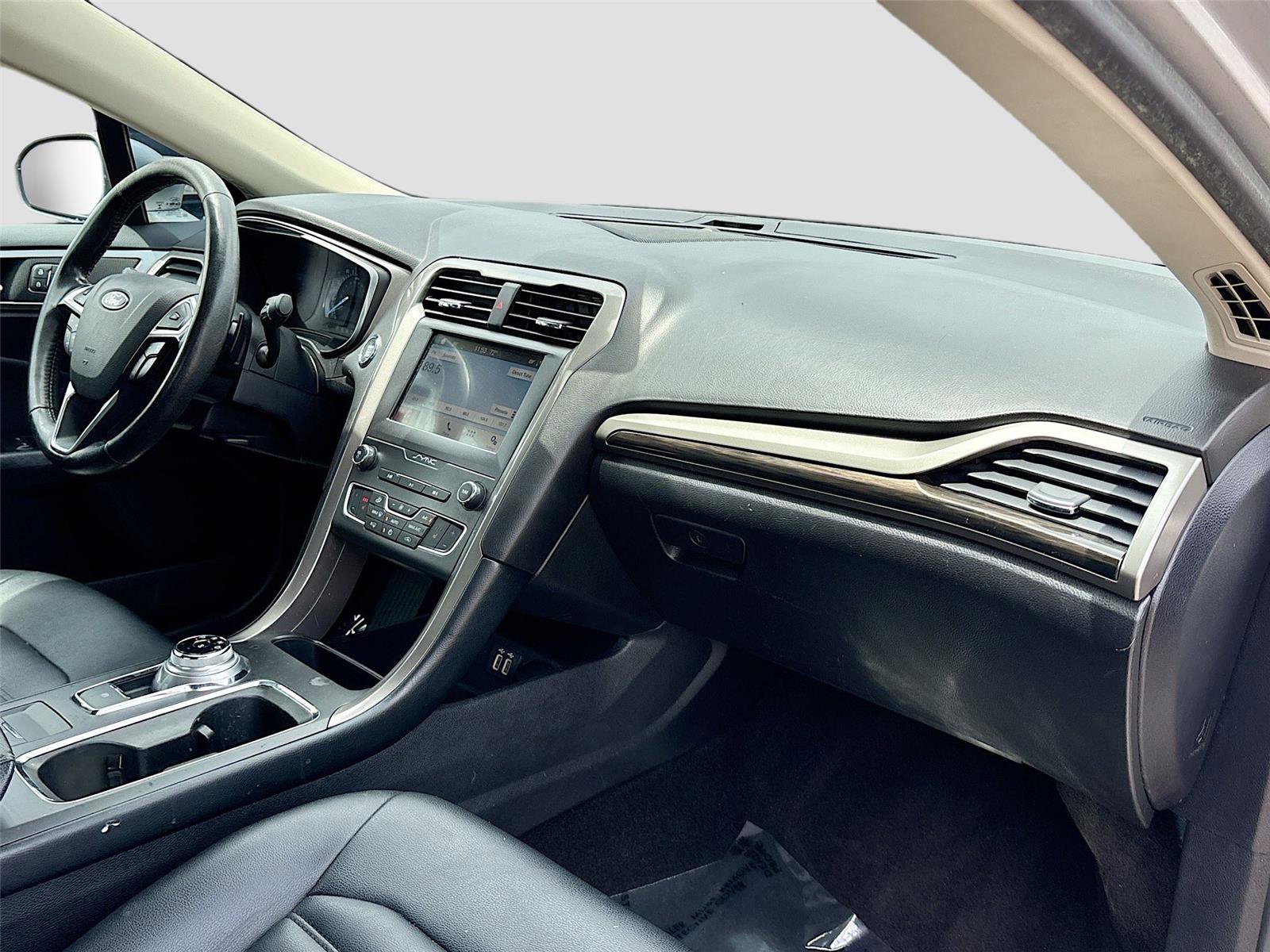 Used 2019 Ford Fusion SEL FWD image 28
