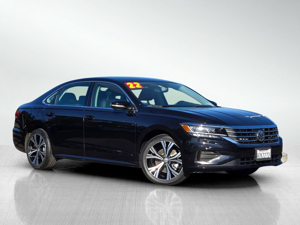 Used 2022 Volkswagen Passat 2.0T SE FWD image 1