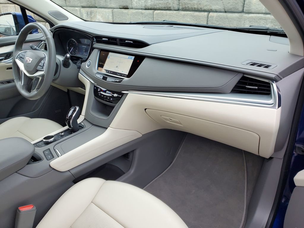 Certified 2023 Cadillac XT5 Premium Luxury w/ LPO, Floor Liner Package image 35