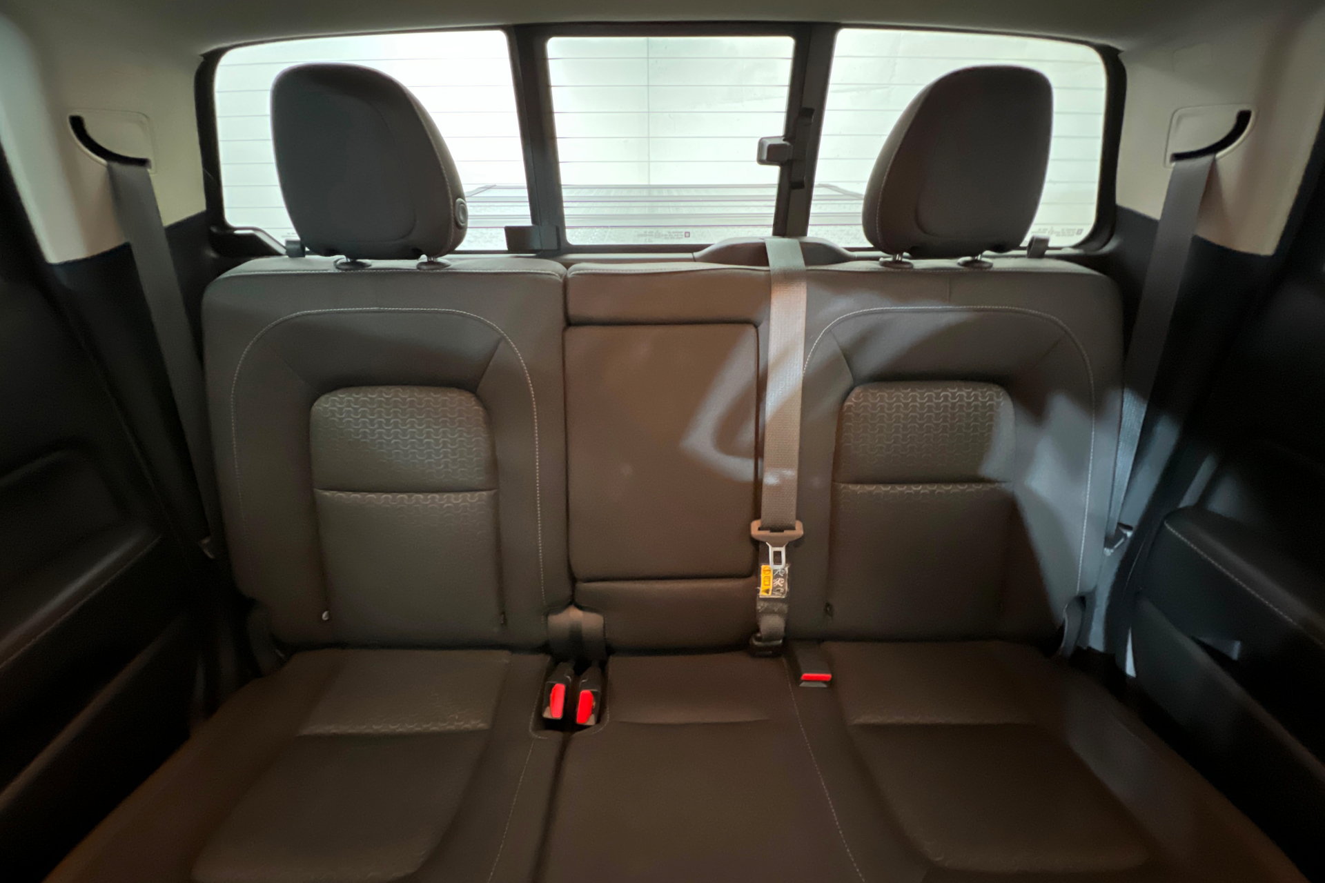 Used 2017 GMC Canyon SLE w/ Nightfall Edition RWD image 25