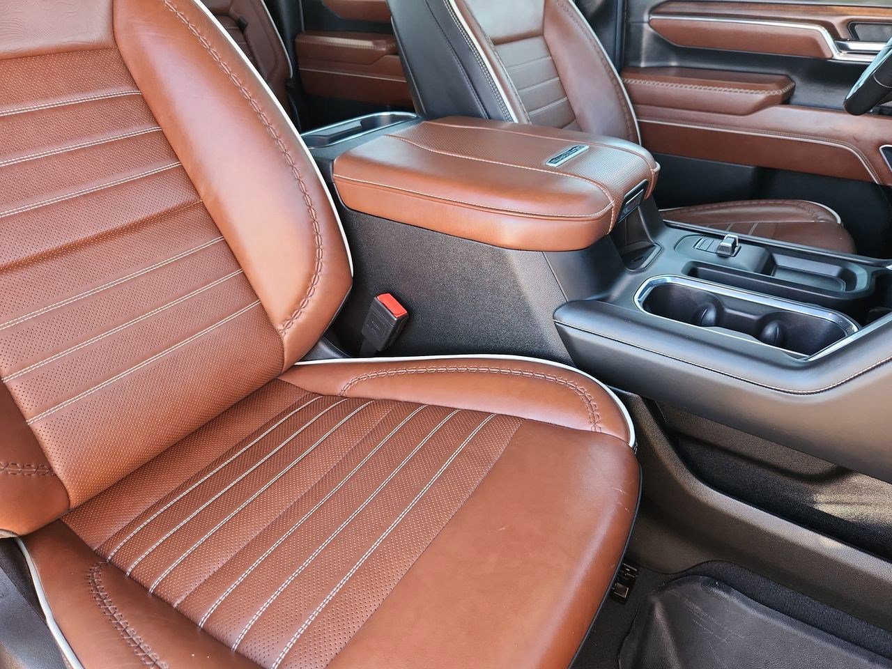 Used 2024 GMC Sierra 3500 Denali Ultimate image 21