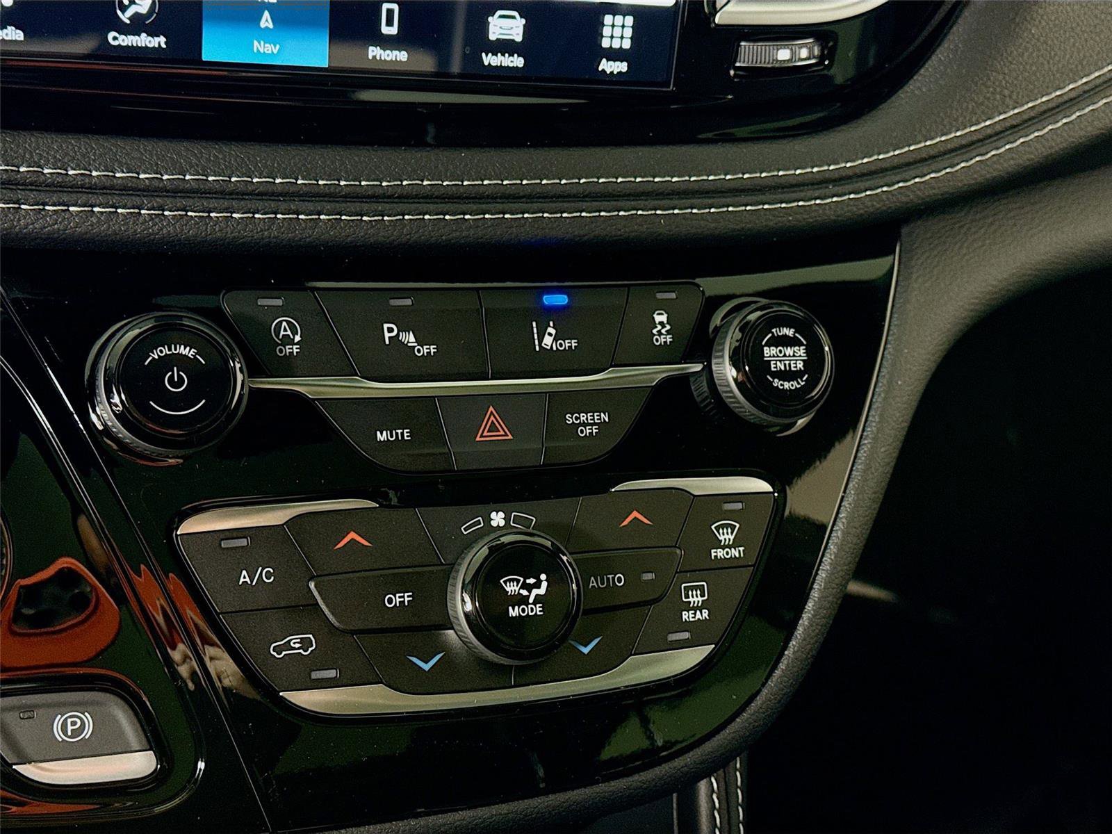 New 2026 Chrysler Pacifica Limited FWD image 11