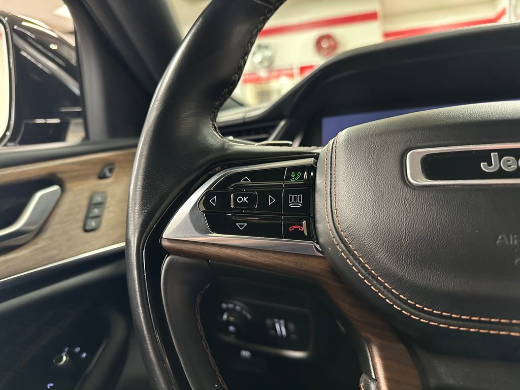 Certified 2022 Jeep Grand Cherokee L Summit w/ Luxury Tech Group V AWD/4WD image 19