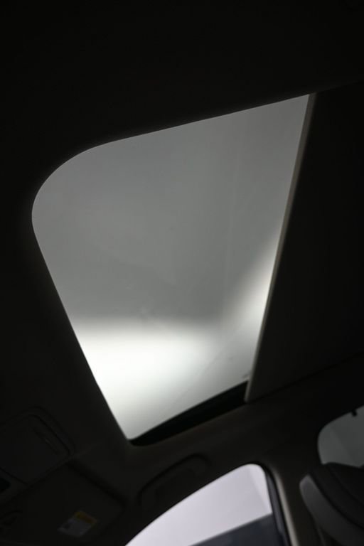 Certified 2024 Honda Pilot Elite image 18