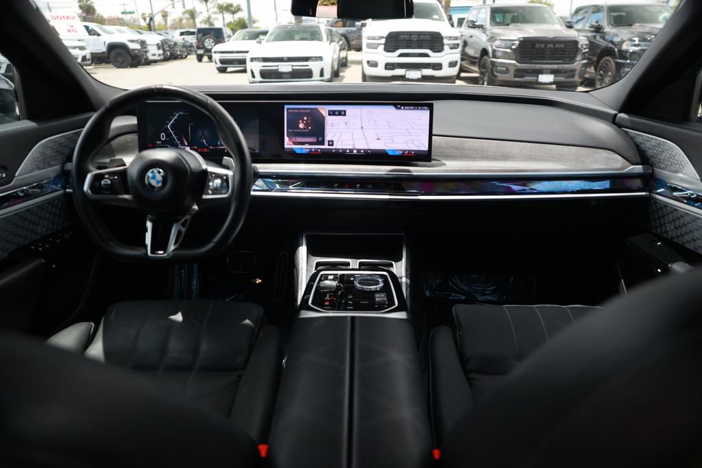 Used 2023 BMW 760i xDrive AWD/4WD image 24