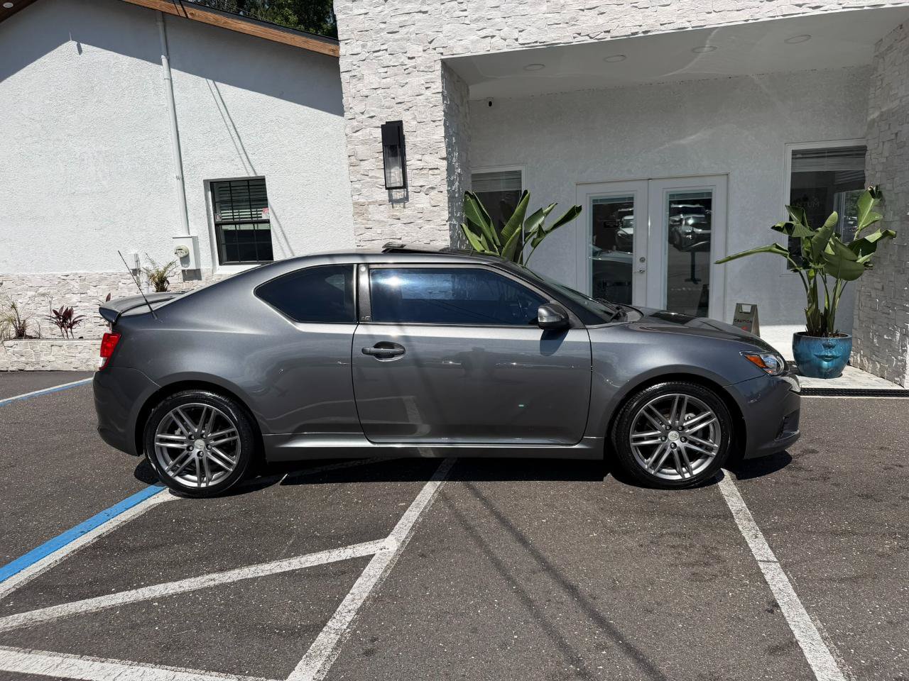 Used 2013 Scion tC FWD image 17