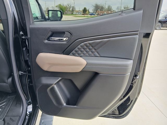 New 2026 GMC Canyon Denali w/ LPO, Denali Black Edition AWD/4WD image 17