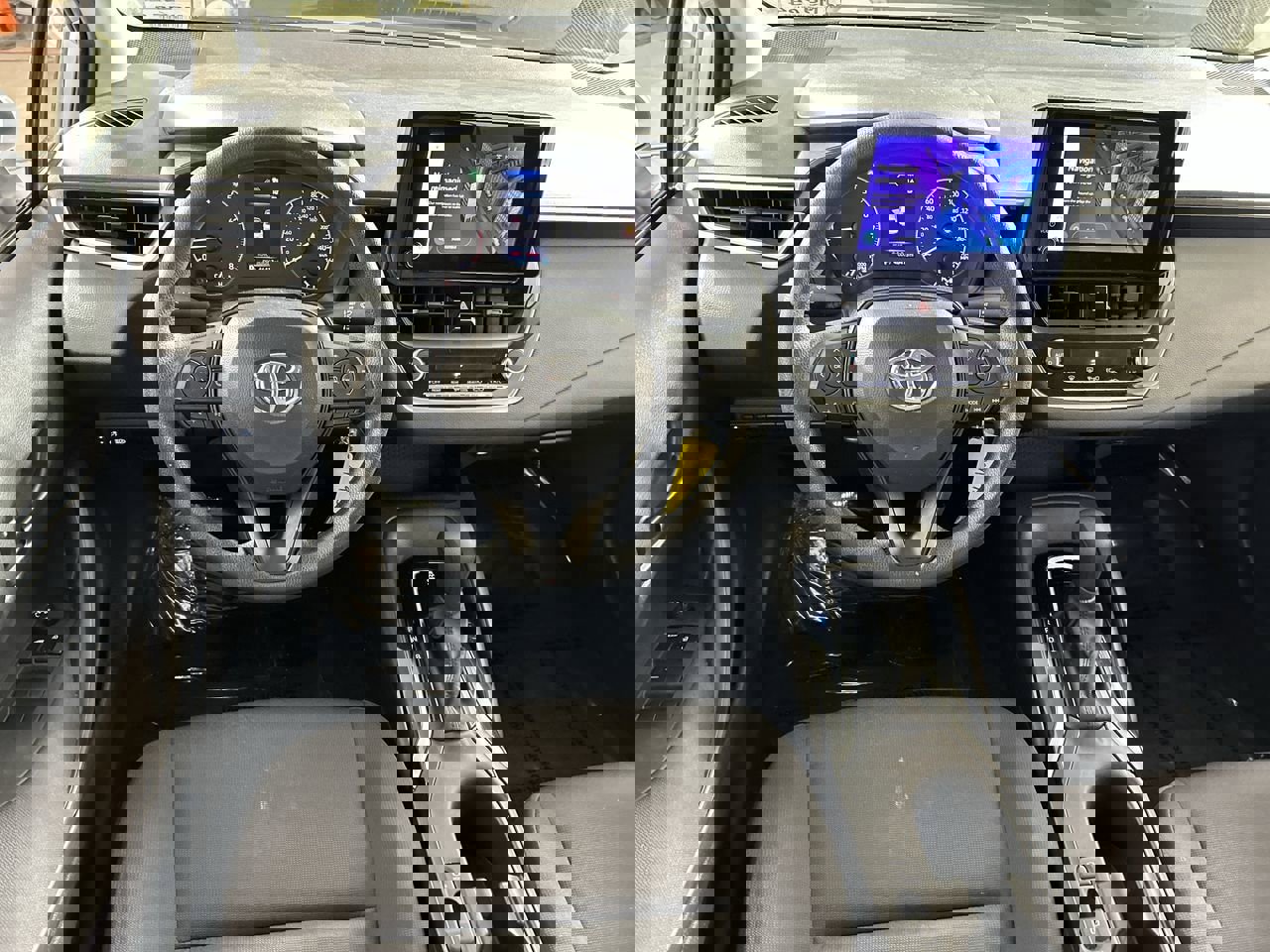 Used 2024 Toyota Corolla LE image 21