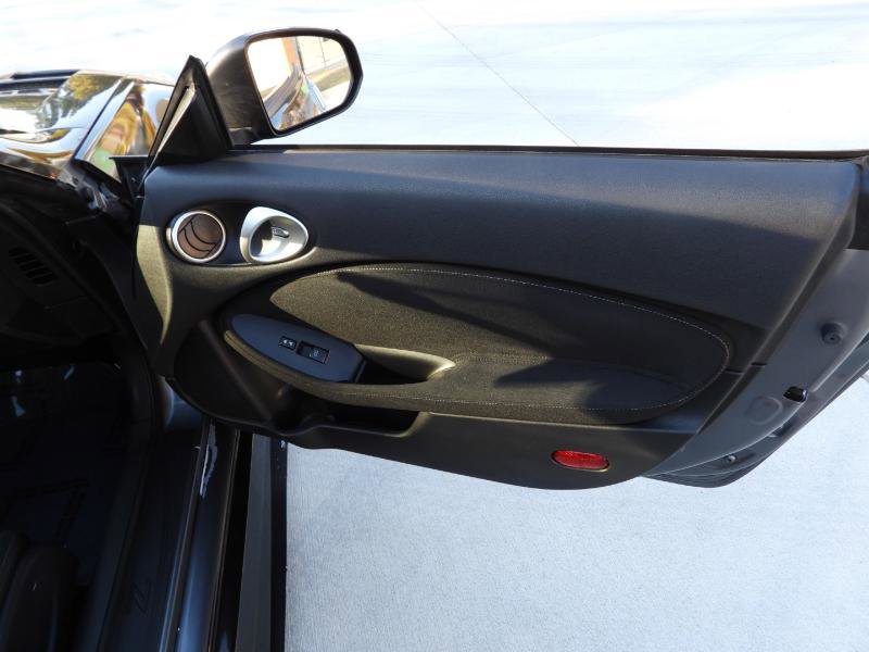 Used 2016 Nissan 370Z Coupe image 25