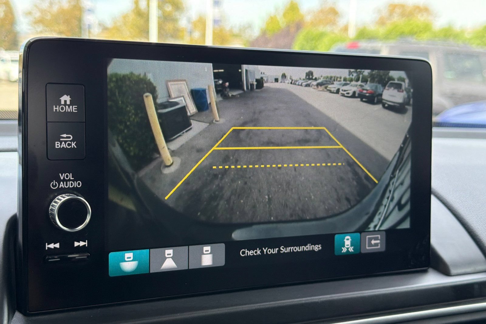 Certified 2025 Honda Pilot Touring image 18