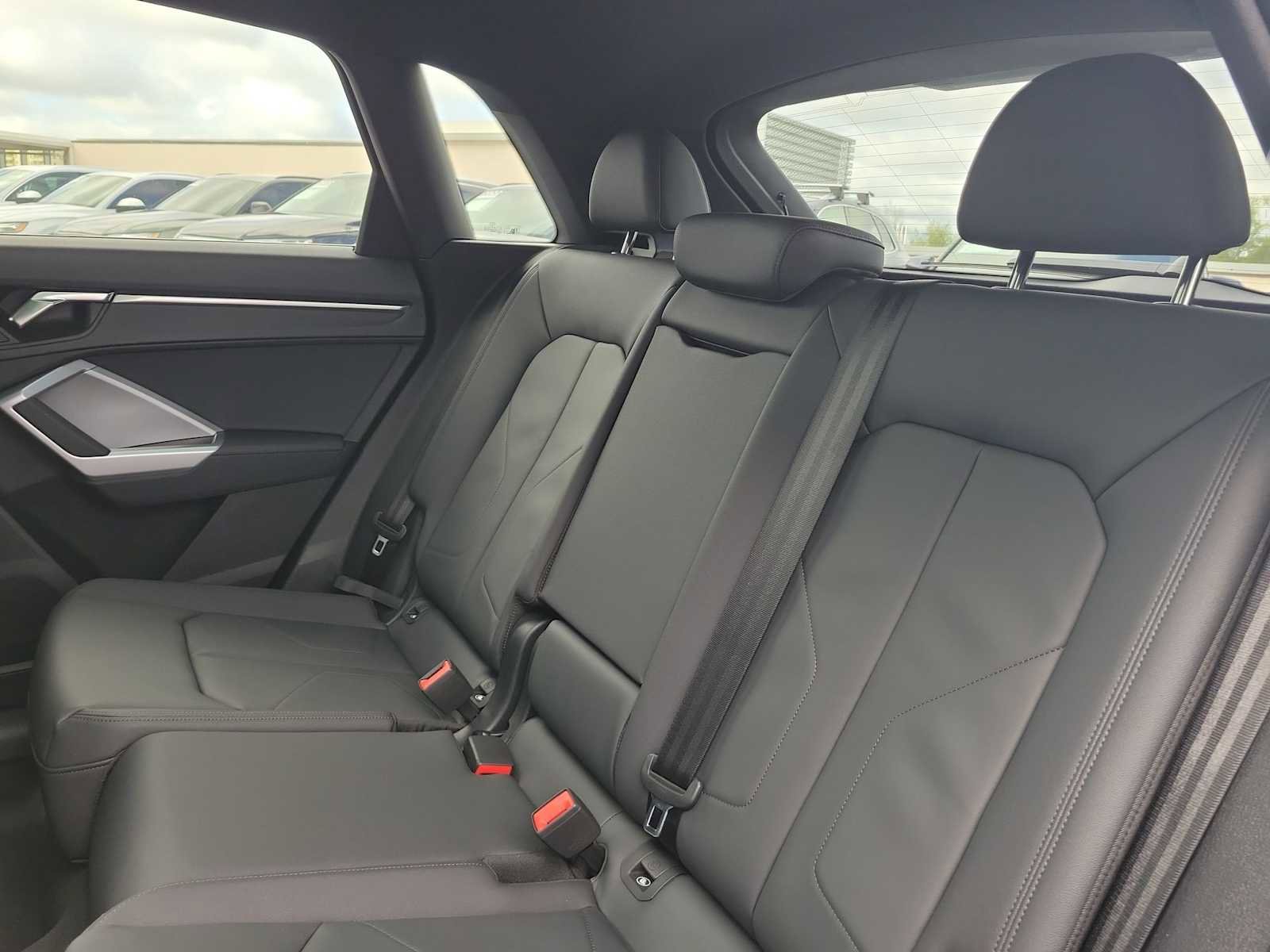 New 2025 Audi Q3 2.0T Premium image 19