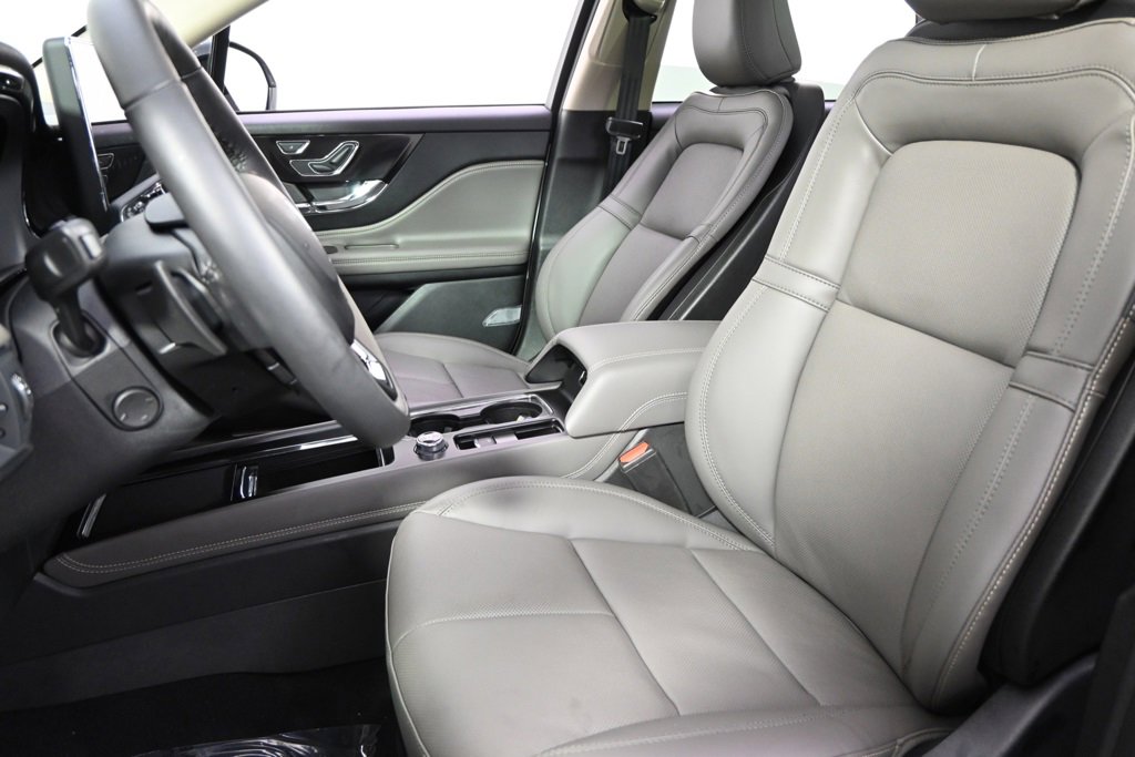 New 2026 Lincoln Corsair Reserve w/ Jet Appearance Package image 13