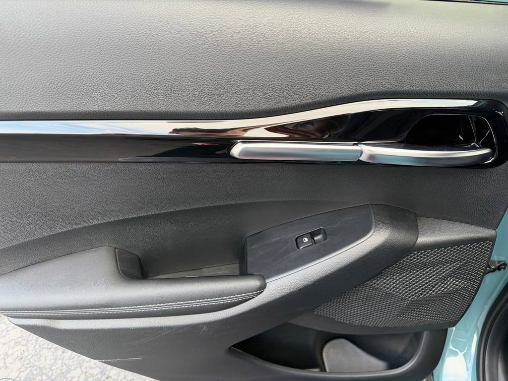 Used 2025 Kia Seltos S image 34