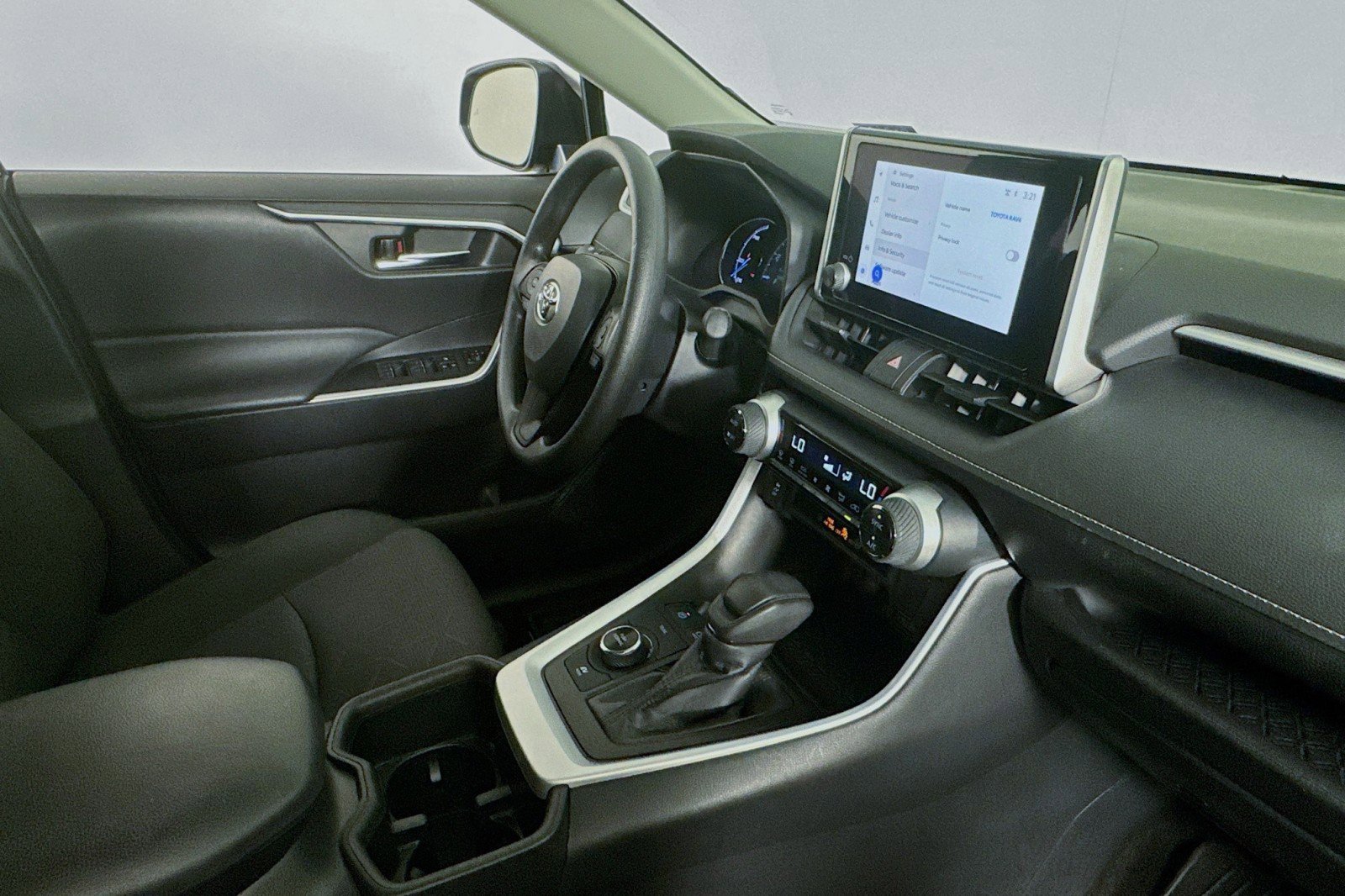 Used 2024 Toyota RAV4 AWD Hybrid image 16