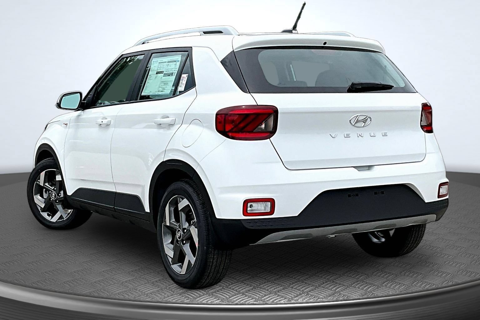 New 2026 Hyundai Venue SEL FWD image 4