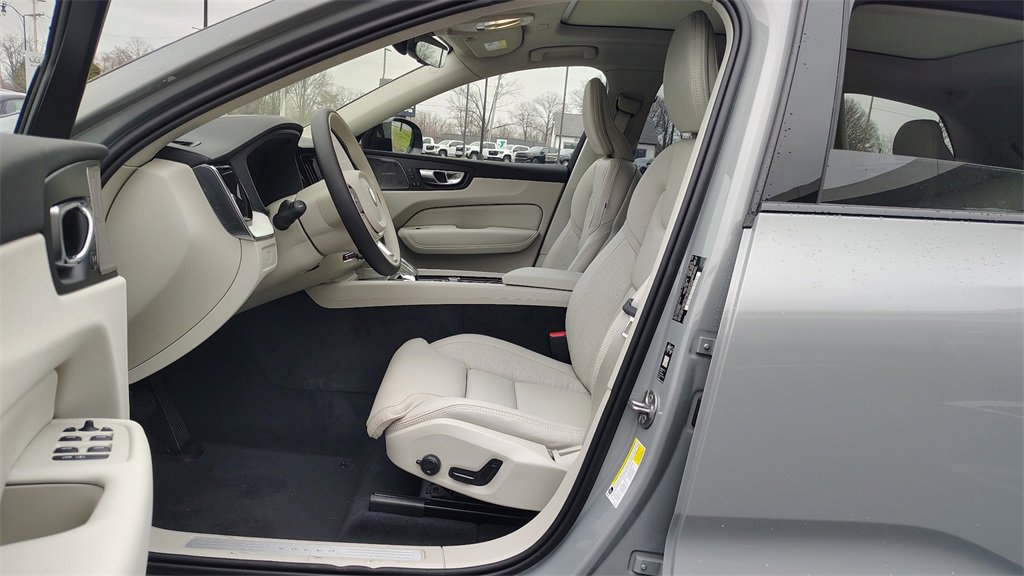 New 2026 Volvo XC60 B5 Ultra w/ Climate Package image 7