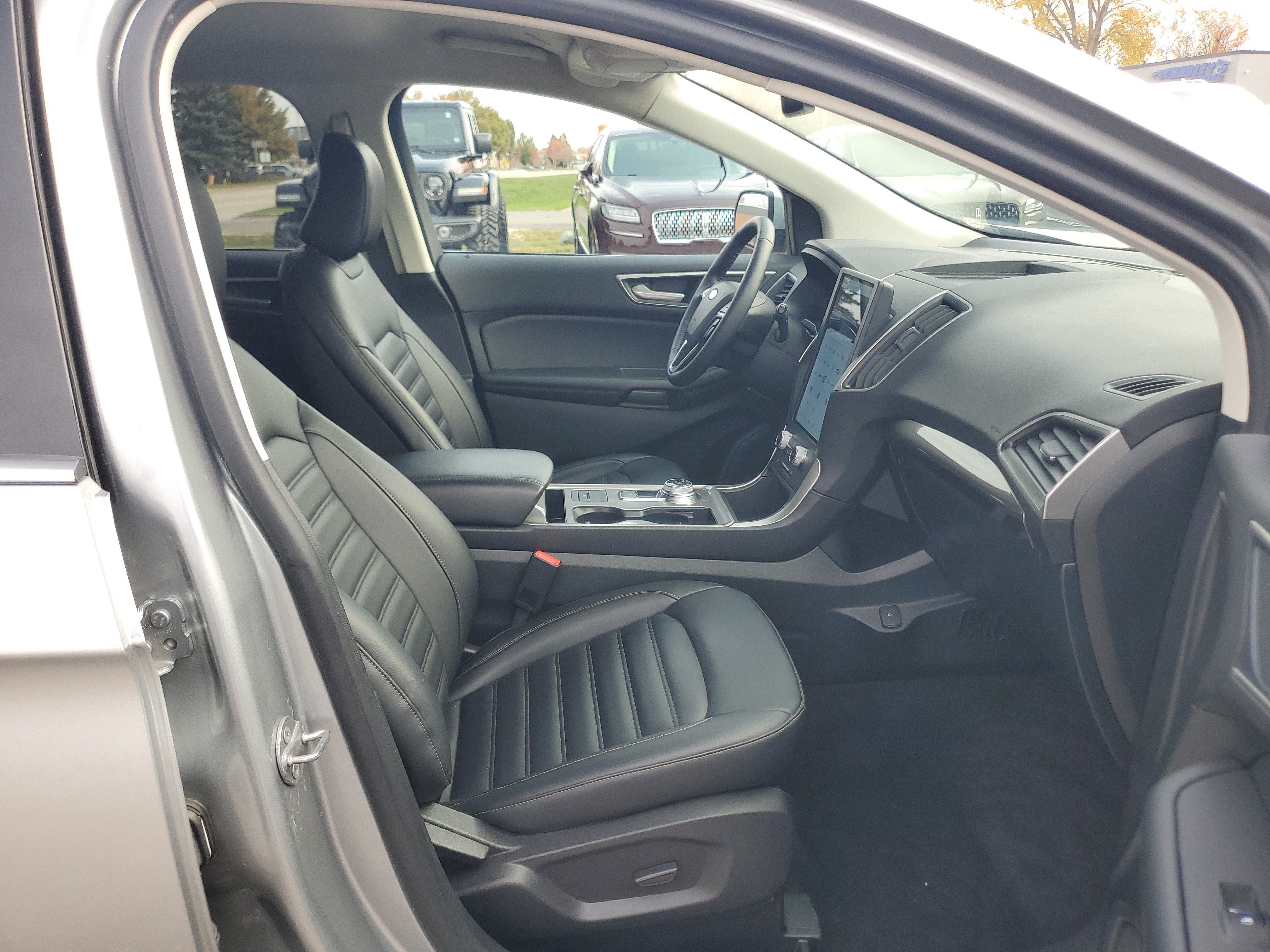 Used 2024 Ford Edge SEL w/ Convenience Package AWD/4WD image 9